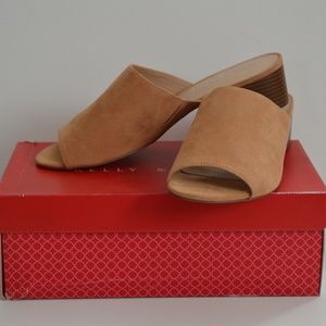 Kelly & Katie Ladies slip on sandals size 9.5